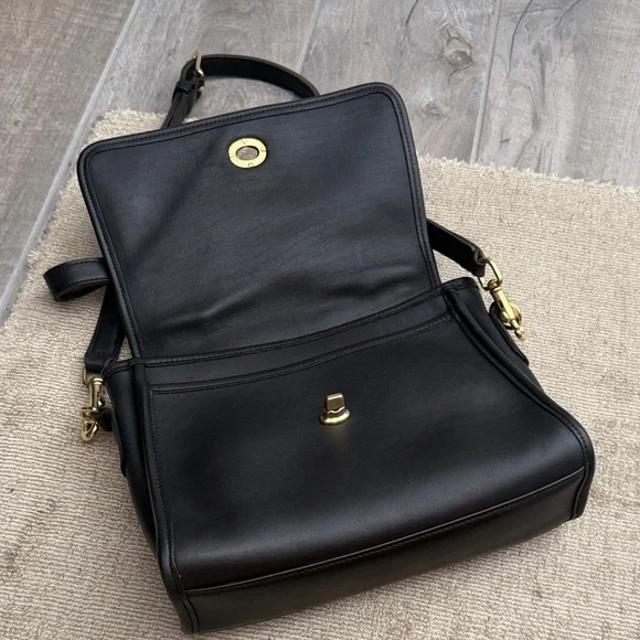 バッグ COACH Vintage Leather Black Shoulder Bag Coach 10316 Vintage SMALL Soho Black Leather Shoulder Bag w